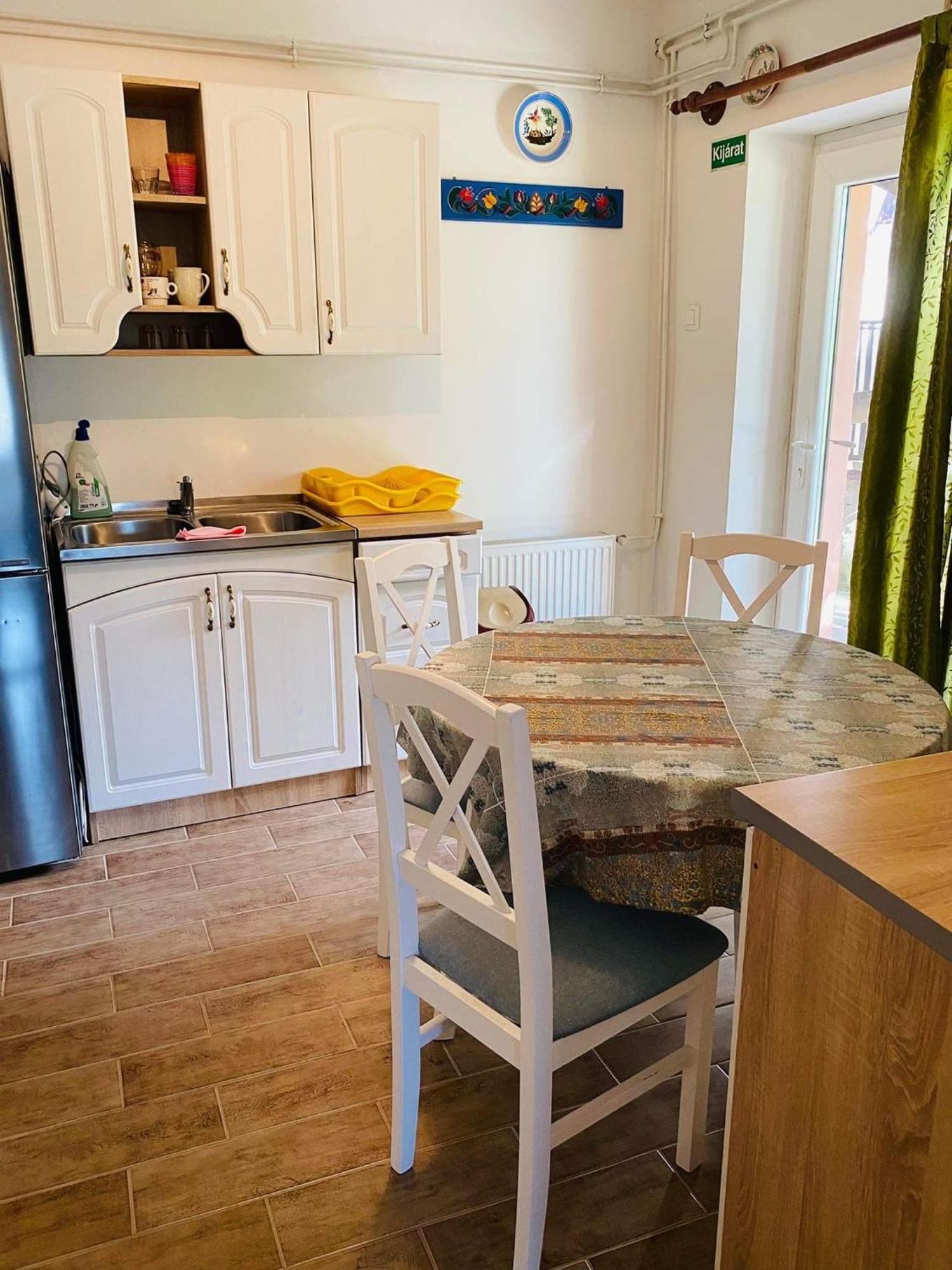Kontyos Vendeghaz Apartment Felsotold Phòng bức ảnh